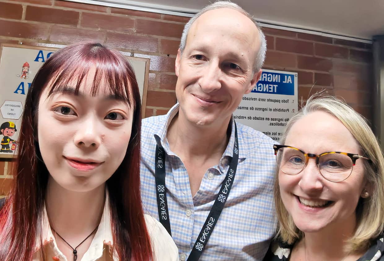  <strong>ENCAJES&nbsp;<span style="font-size:10px;">(COLOMBIA)</span></strong> 