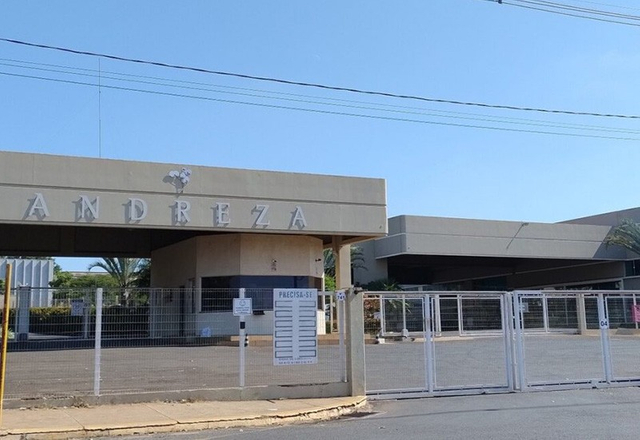 SUNTECH & ANDREZA ENXOVAIS Automated Material Storage Solutions Solutions Enabled Intelligent Storage
