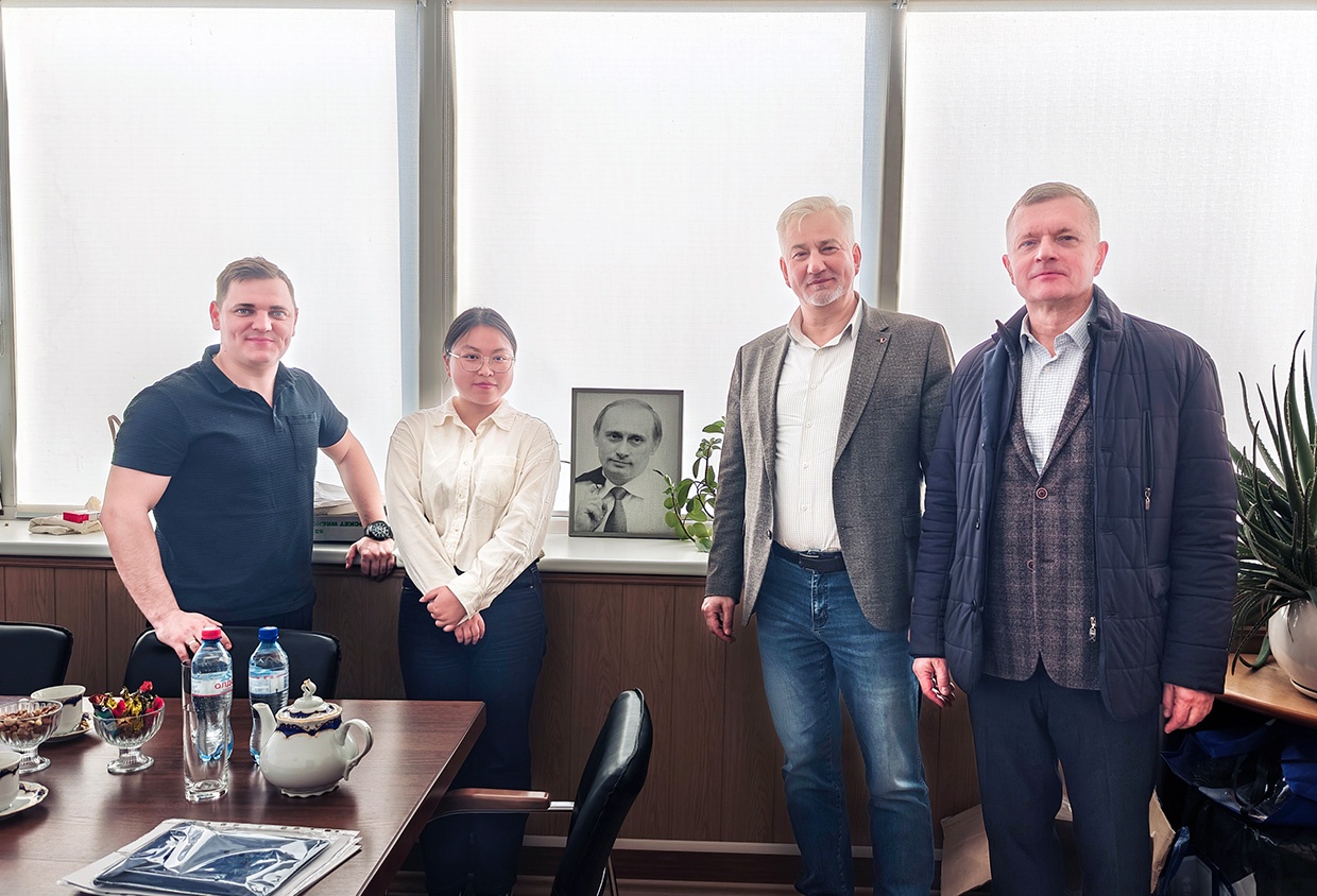 <strong>SHUYSKIE SITSY<span style="font-size:10px;"> (RUSSIA)</span></strong>